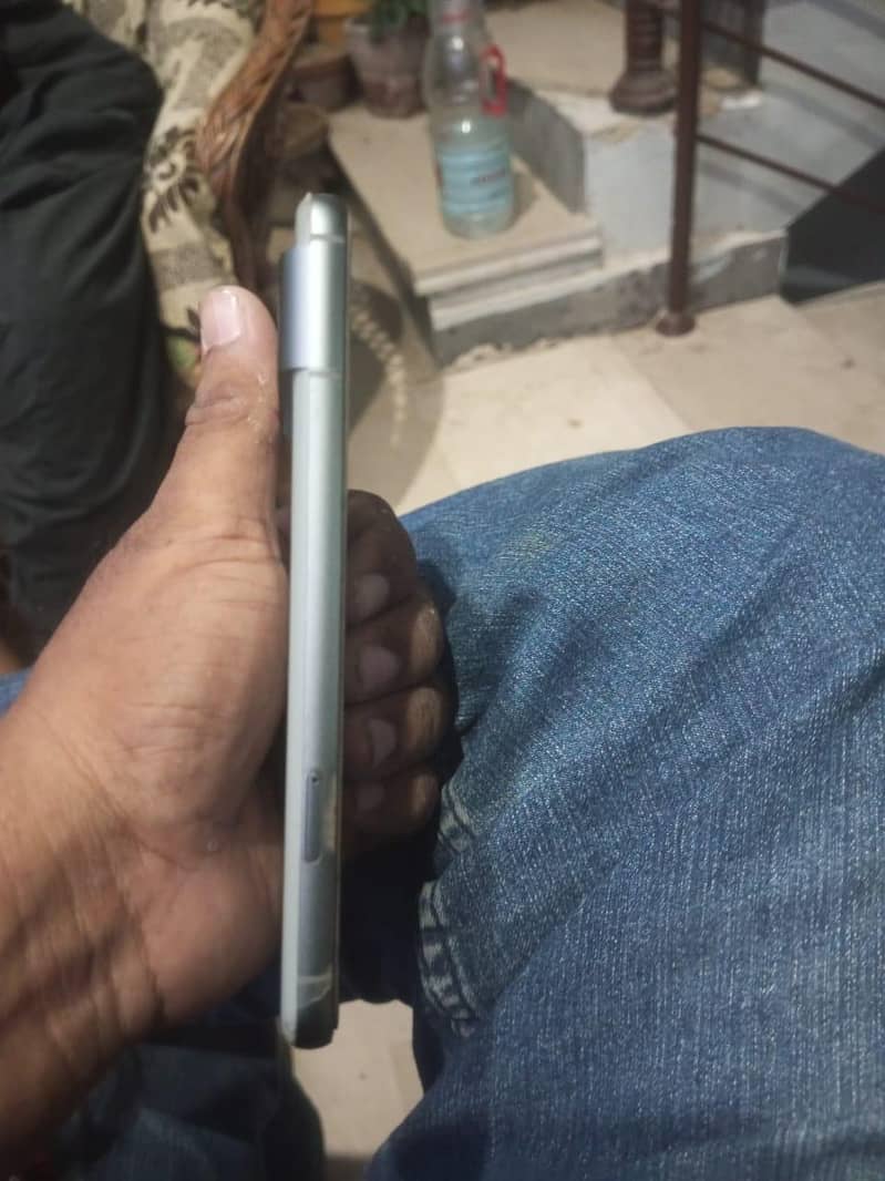 Google Pixel 8 2