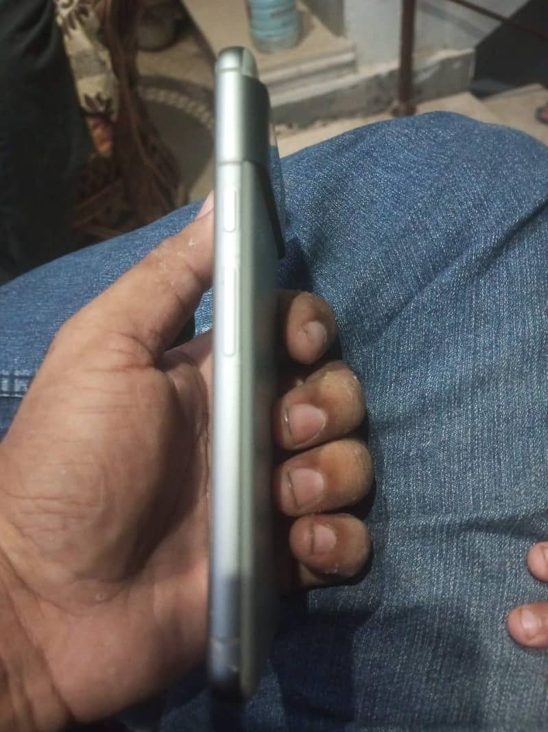 Google Pixel 8 3