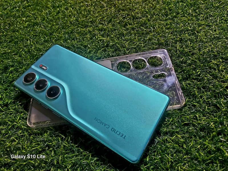 Tecno CAMON 40 8