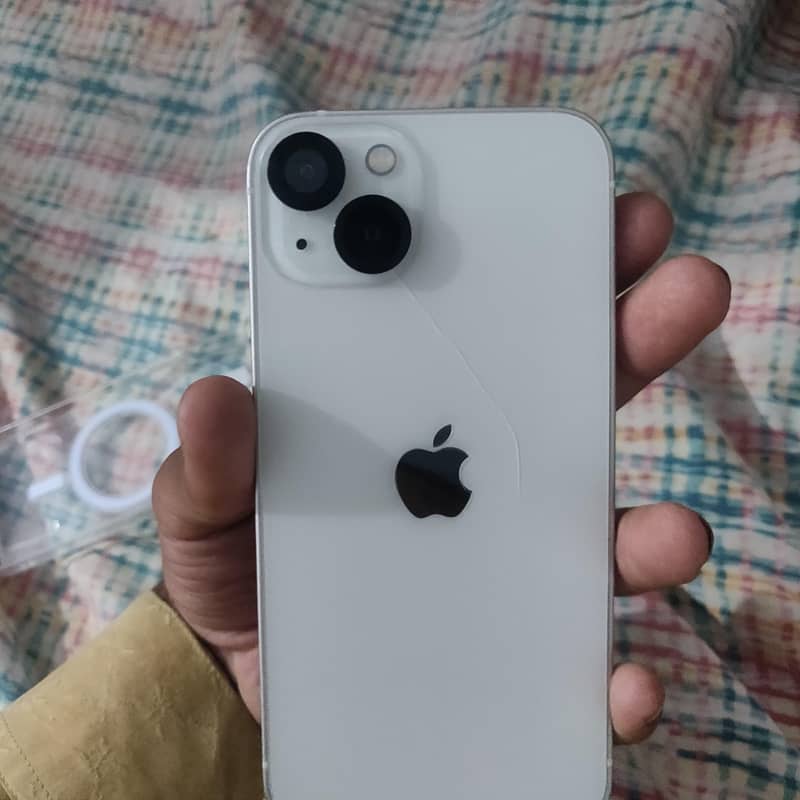 Apple iPhone 13 0