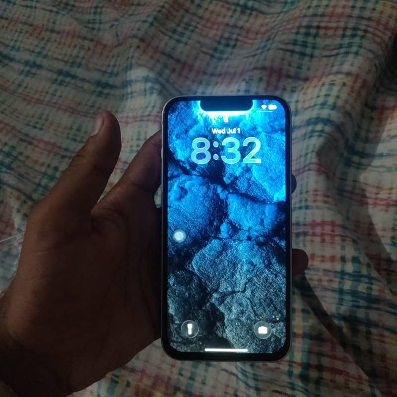 Apple iPhone 13 1