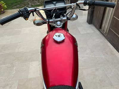 Honda 125 in a very good condition and carefully used.