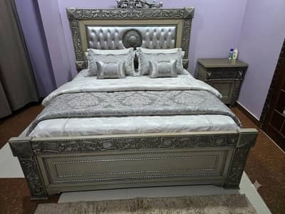 Queen size bed