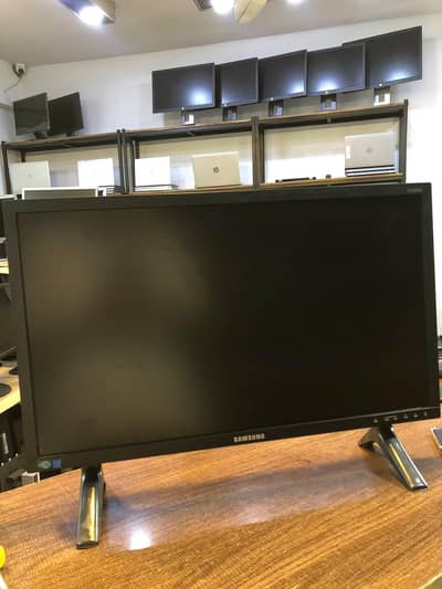 Led/lcd for gaming|office use