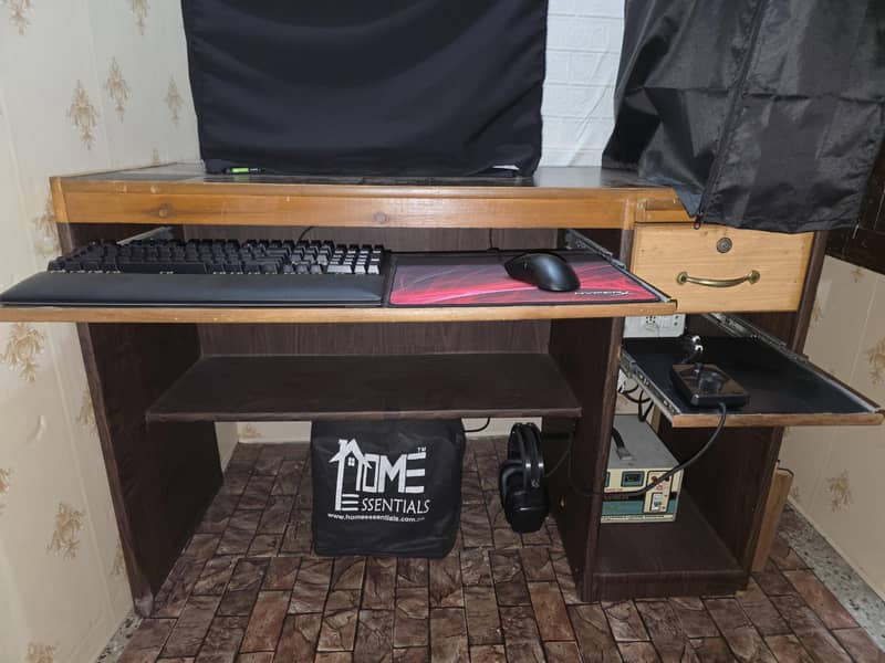 Computer Table 0