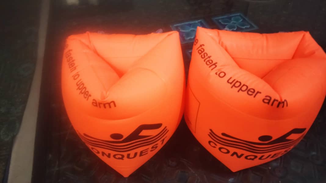 arm floaties 0