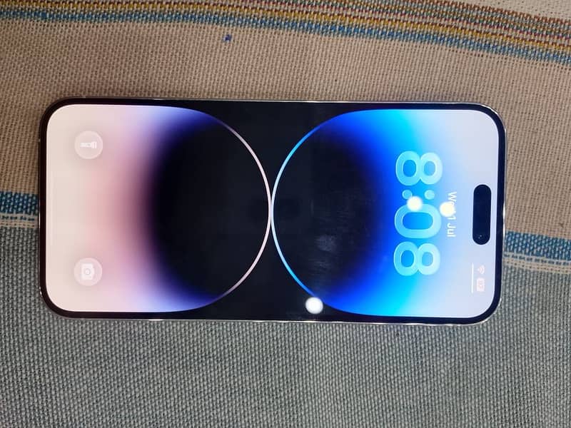 Apple iPhone 14 Pro Max 1