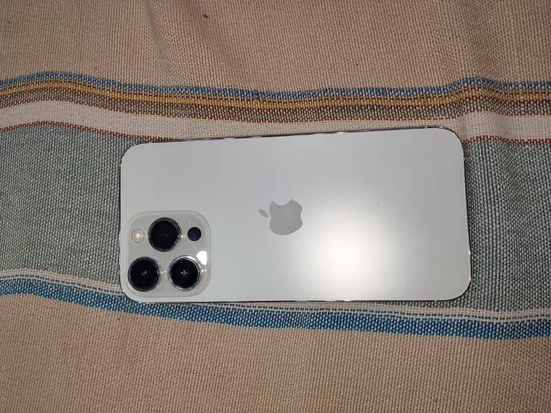 Apple iPhone 14 Pro Max 2