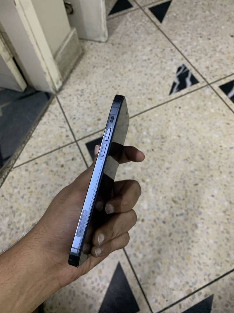 Apple iPhone 12 Pro 1