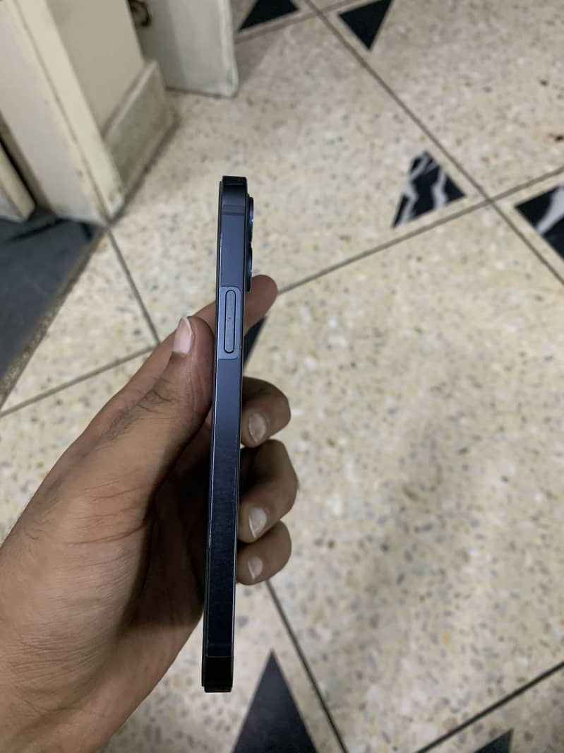 Apple iPhone 12 Pro 2