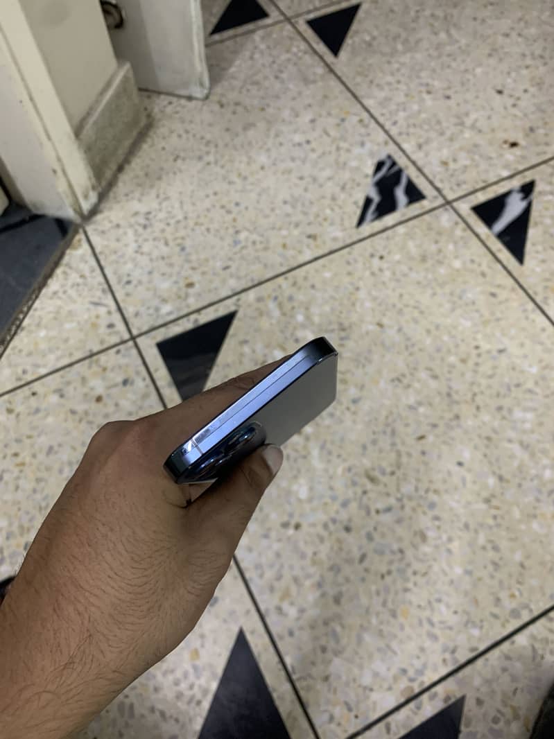 Apple iPhone 12 Pro 4