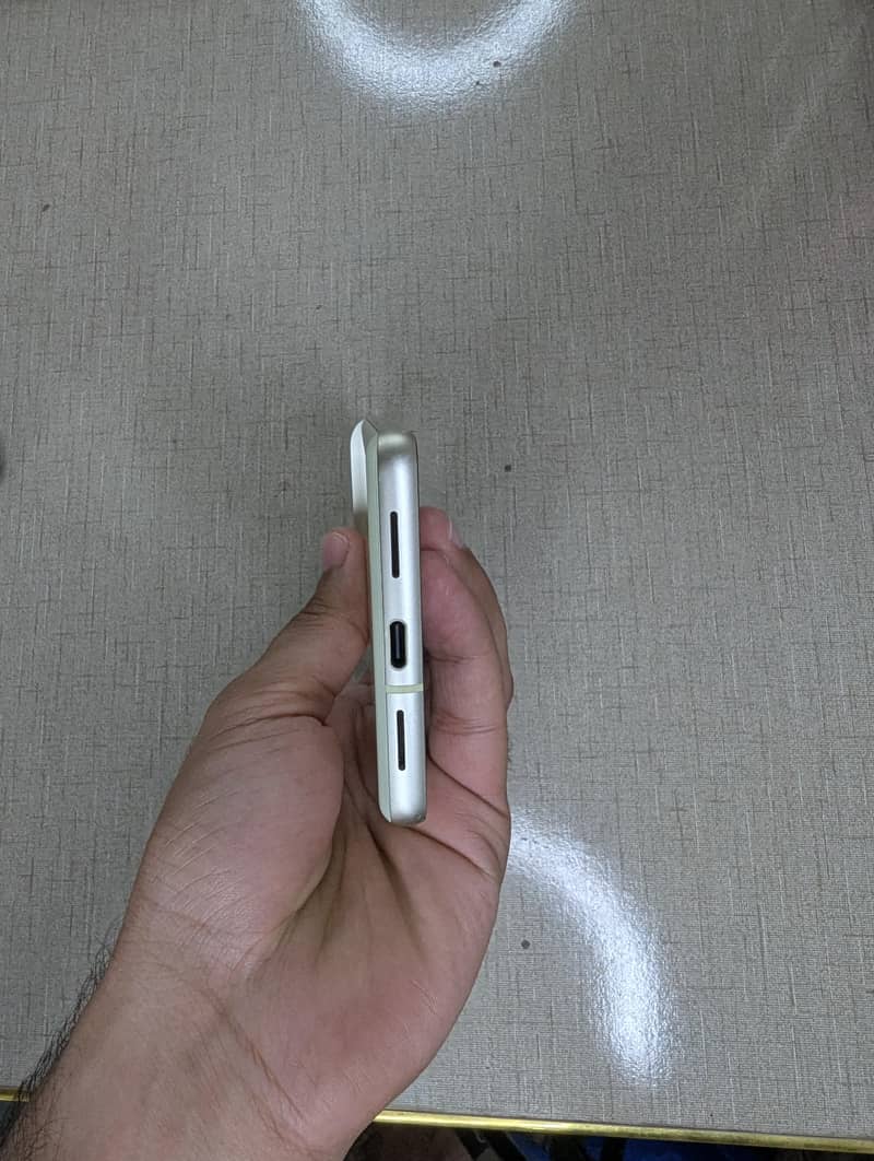 Google Pixel 7 5