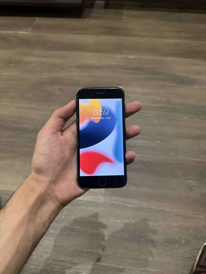 Apple iPhone 7 4