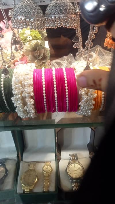 Fancy Pearl + Velvet Bangles Set Rani Pink White