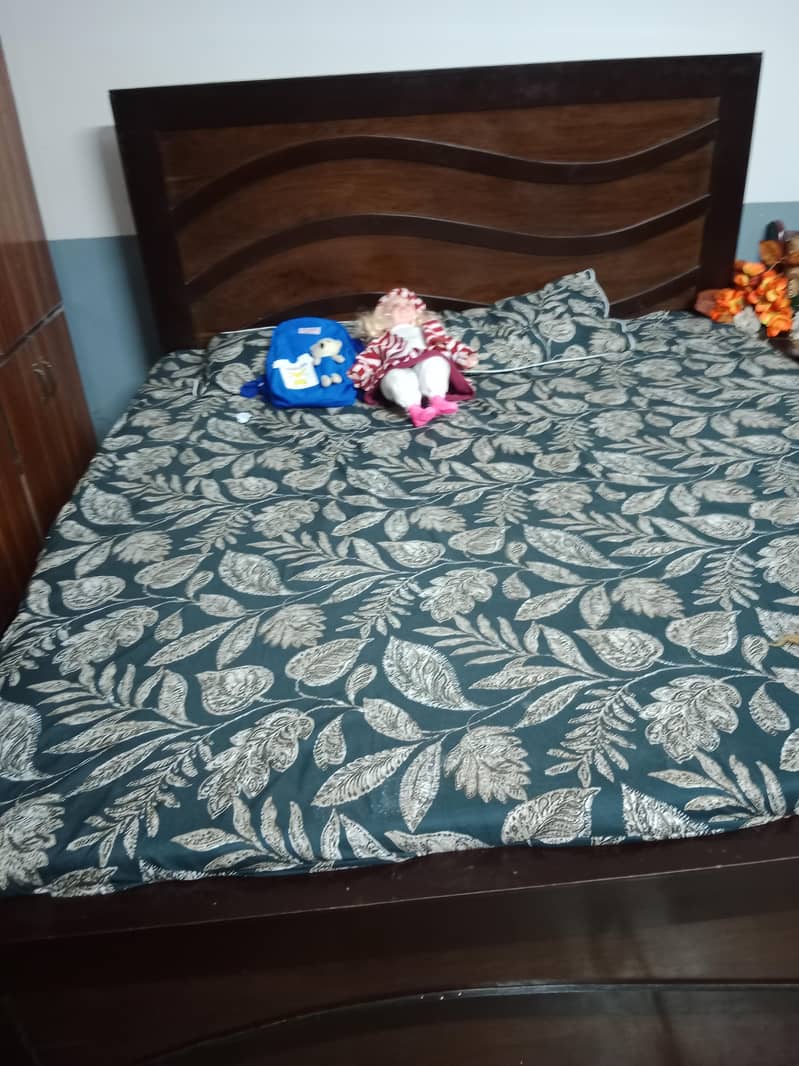 double bed. 0