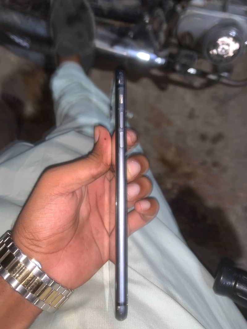 Apple iPhone 8 Plus 2