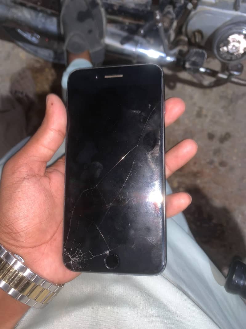 Apple iPhone 8 Plus 3