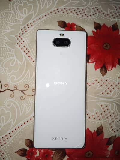 Sony Xperia 8