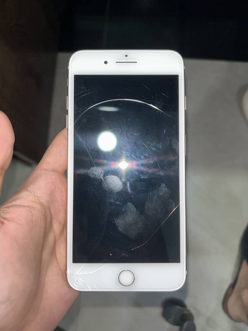 Apple iPhone 8 Plus 1