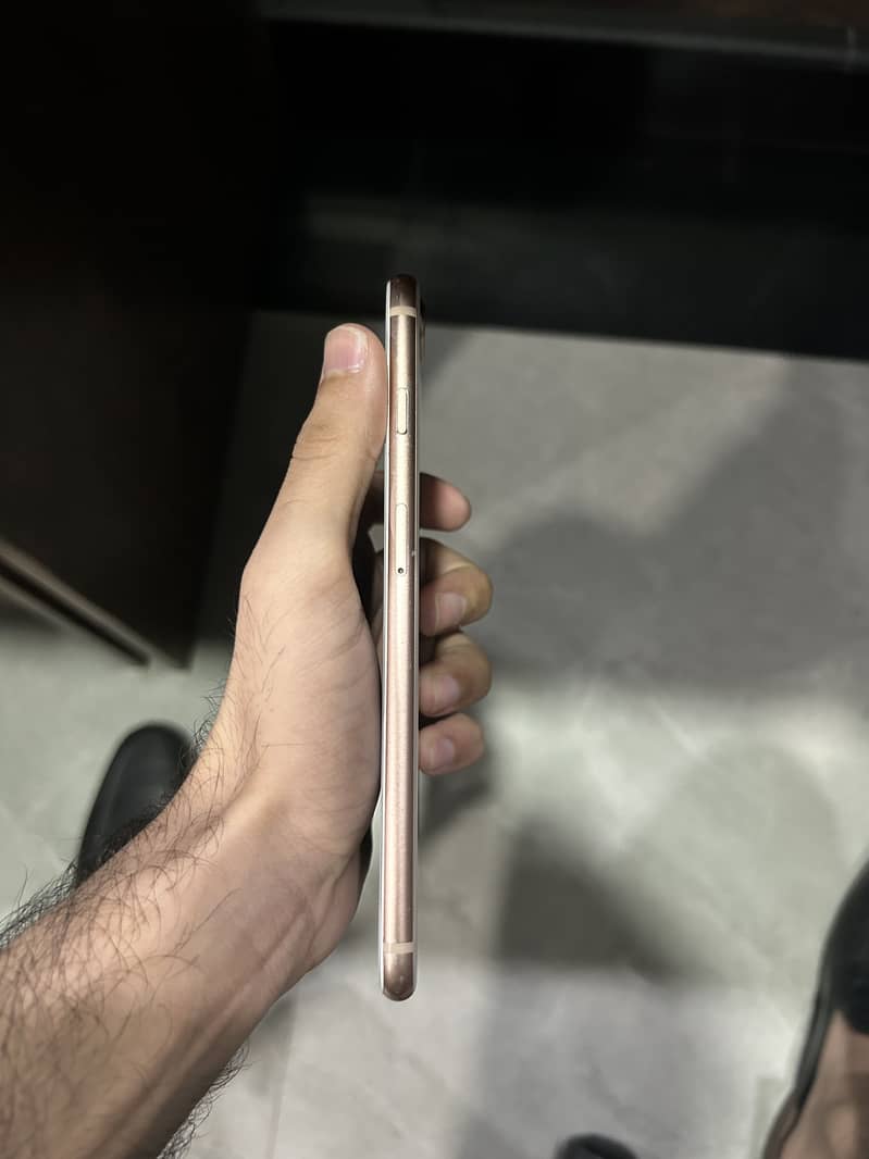 Apple iPhone 8 Plus 3