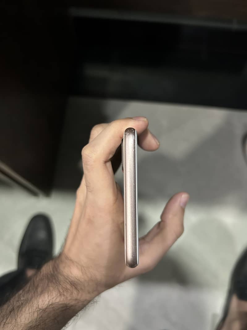 Apple iPhone 8 Plus 4