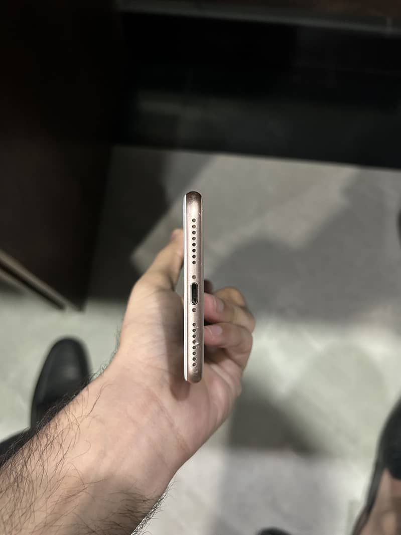 Apple iPhone 8 Plus 5