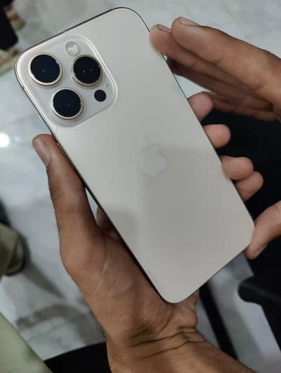 Apple iPhone 16 Pro Max