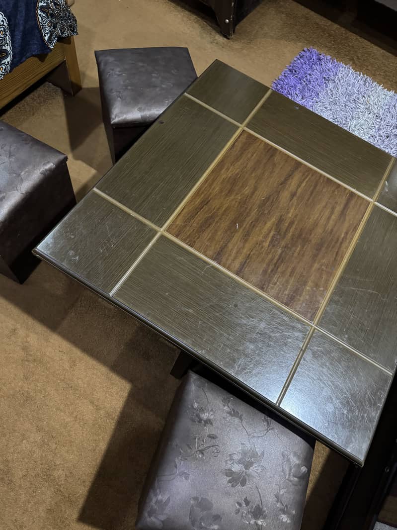 Coffee table with 4 stools 1