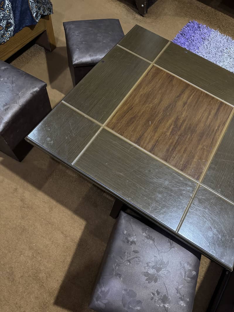 Coffee table with 4 stools 2