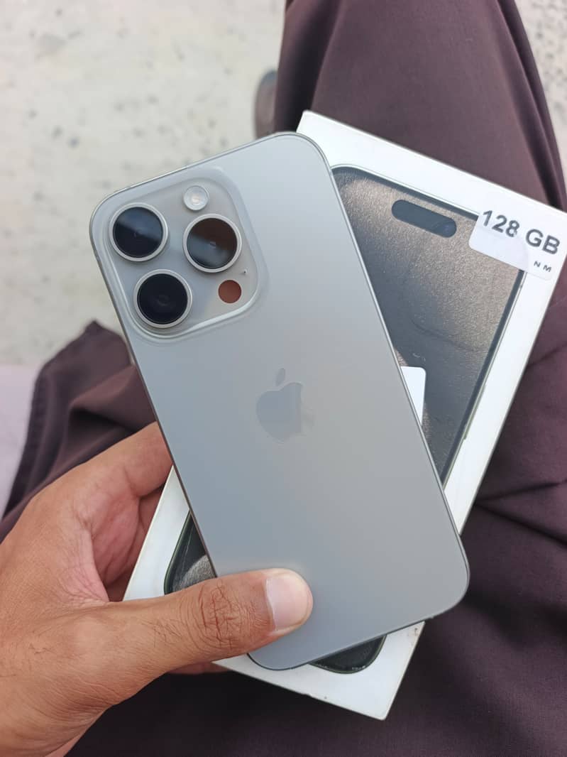 Apple iPhone 15 Pro 0