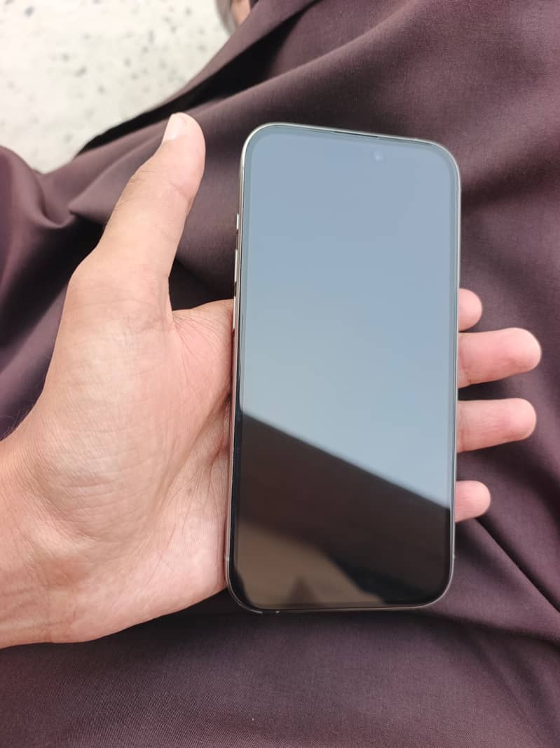 Apple iPhone 15 Pro 2