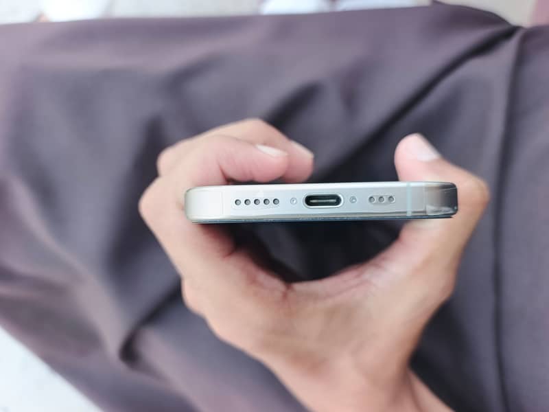 Apple iPhone 15 Pro 7