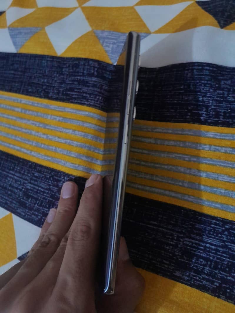 tecno camon 40pro 4