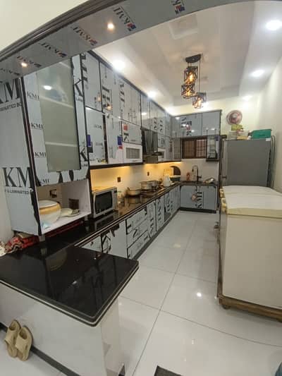 Prime Location 1350 Square Feet Flat In Saddar Is Available