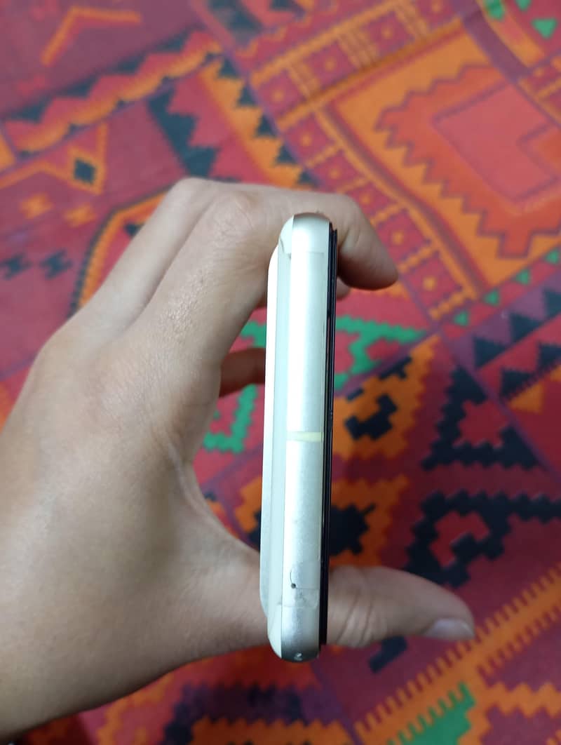 Google Pixel 7 4