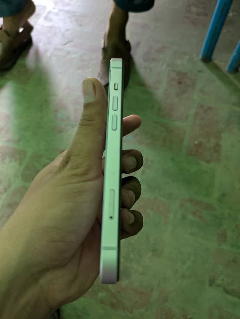 Apple iPhone 14 1