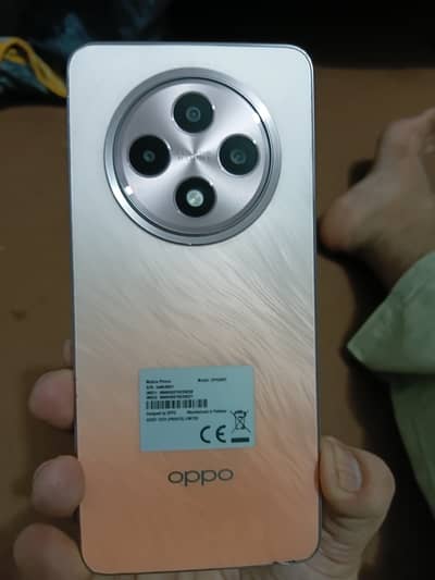 OPPO Reno12 F