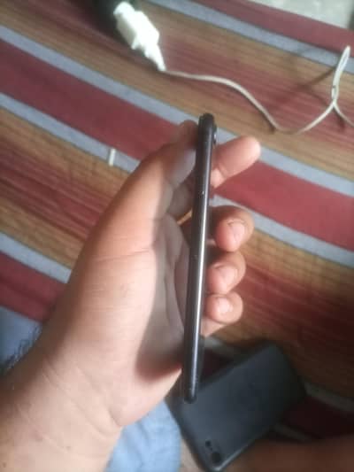 Apple iPhone 7