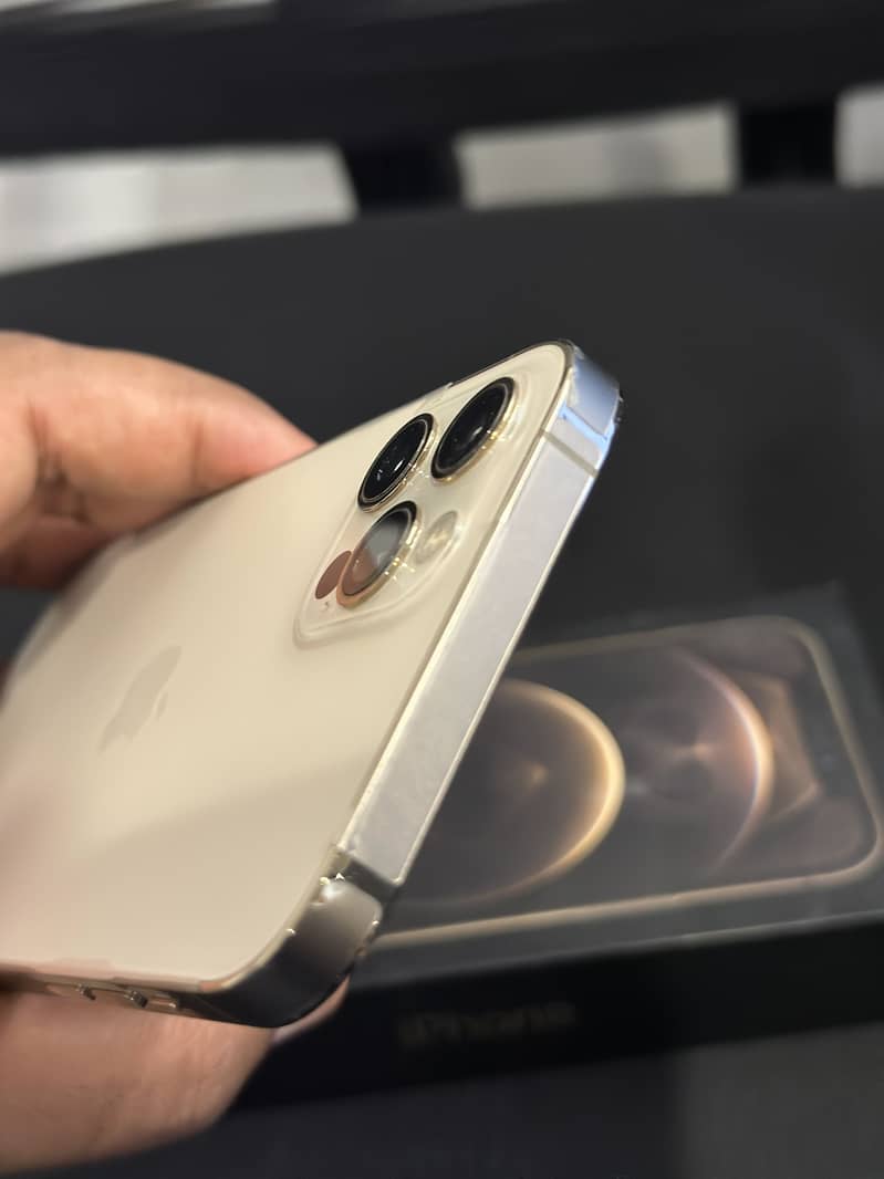Apple iPhone 12 Pro 3