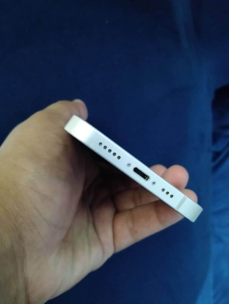 Apple iPhone 13 1