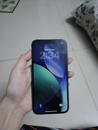 Apple iPhone 13