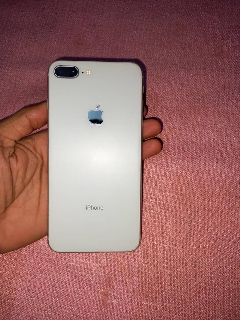Apple iPhone 8 Plus 4