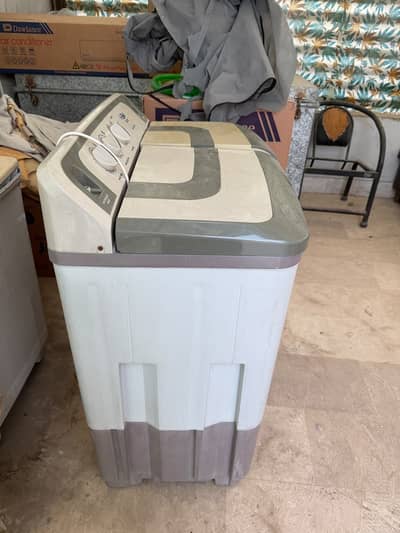 Super Asia washing machine in working condition