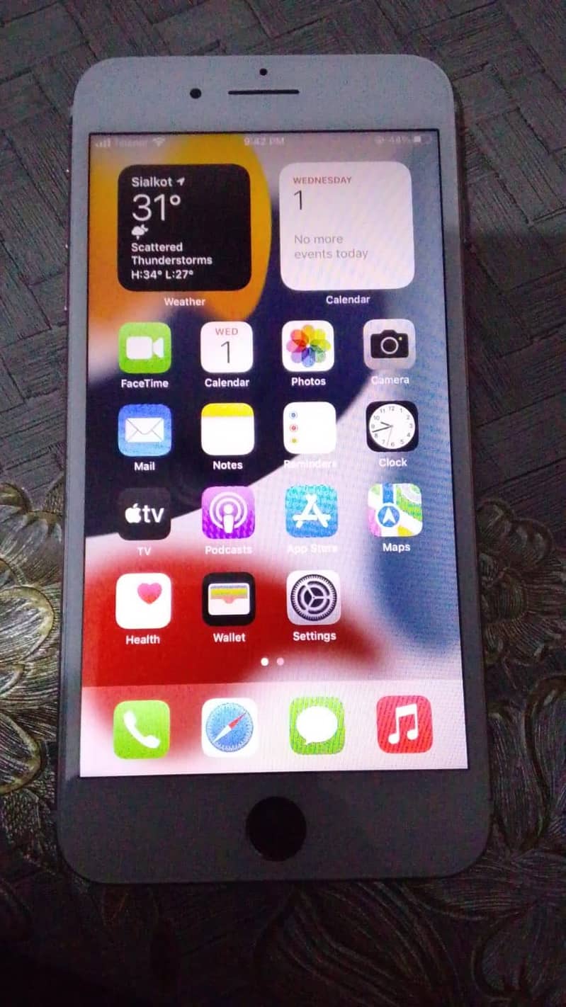 Apple iPhone 7 Plus 1