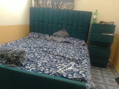 bed set with 2 site table