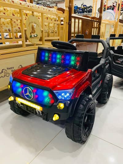 4×4 kids charging jeep