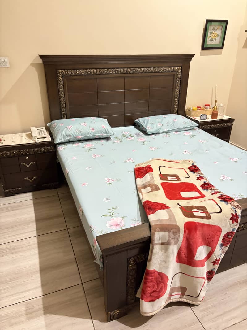 COMPLETE BED SET 5 PCS 0