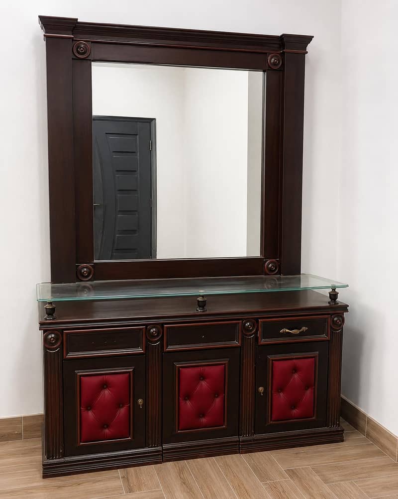 Dressing table 0