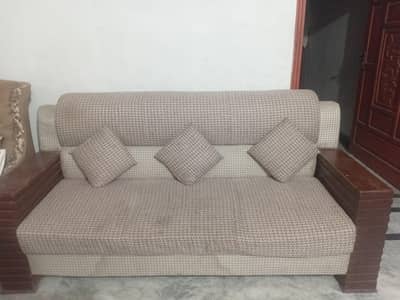 Elegant & Comfortable Sofa Set for Sale - Excellent Condition