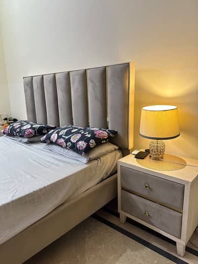 King size wooden bed set for sale